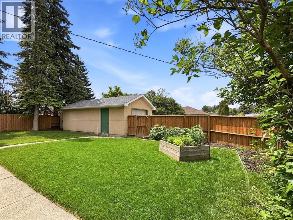 Listing photo – 3606 55 Avenue, Red Deer