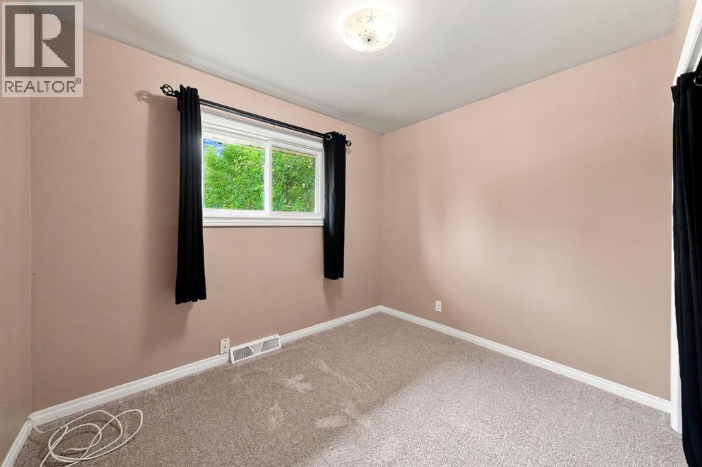 Listing photo – 3606 55 Avenue, Red Deer