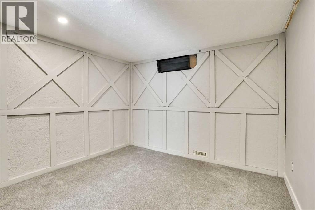 1527 Maitland Drive NE - 38