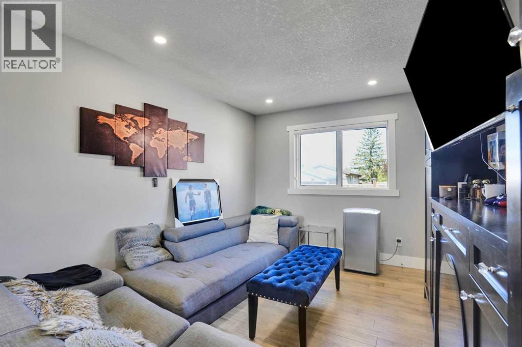 1527 Maitland Drive NE - 21