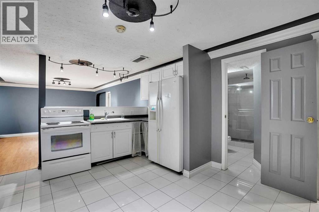 1527 Maitland Drive NE - 26