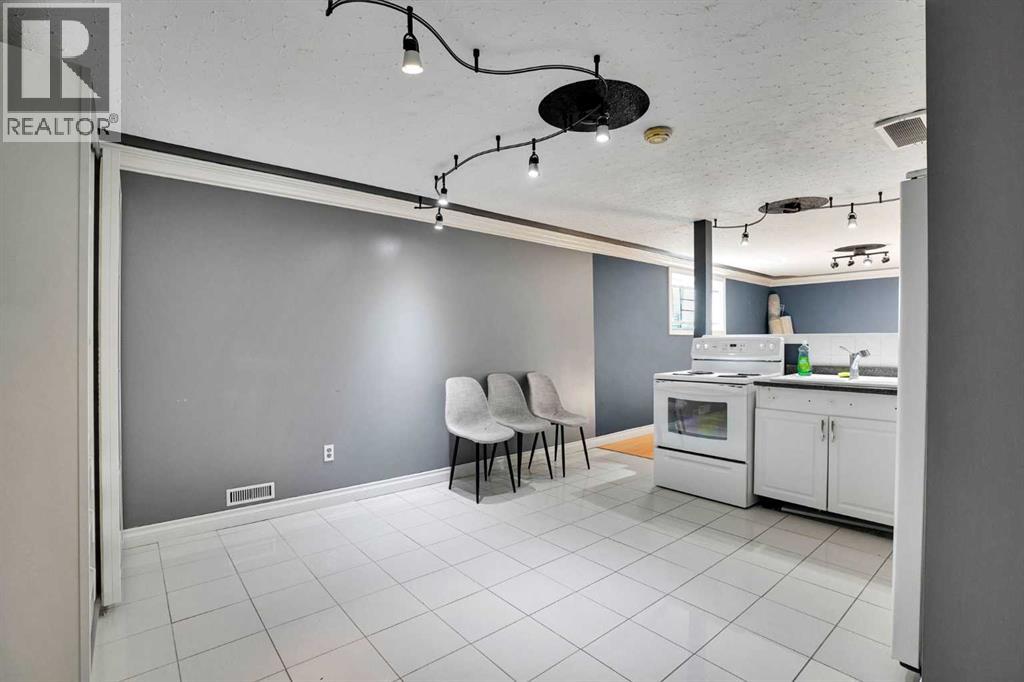 1527 Maitland Drive NE - 31