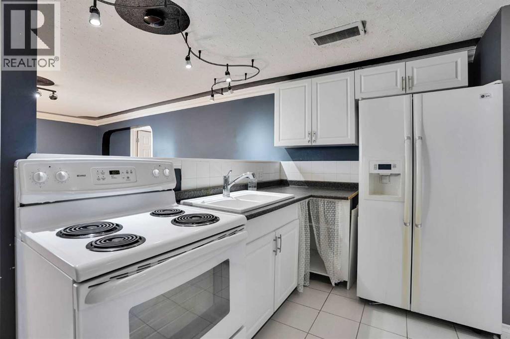 1527 Maitland Drive NE - 32