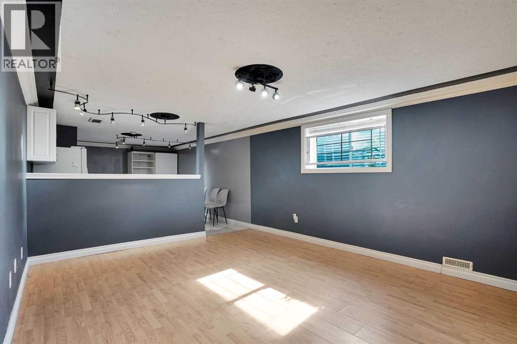 1527 Maitland Drive NE - 37