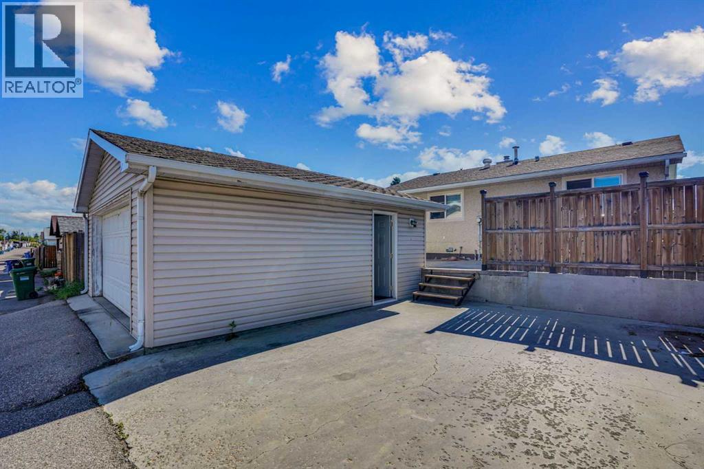 1527 Maitland Drive NE - 42
