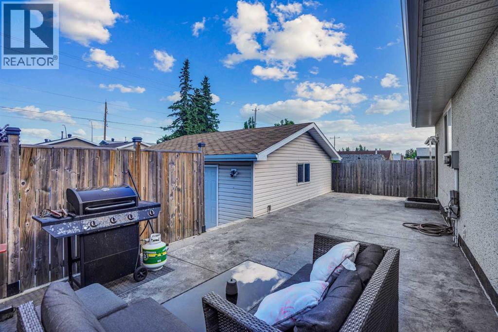 1527 Maitland Drive NE - 45