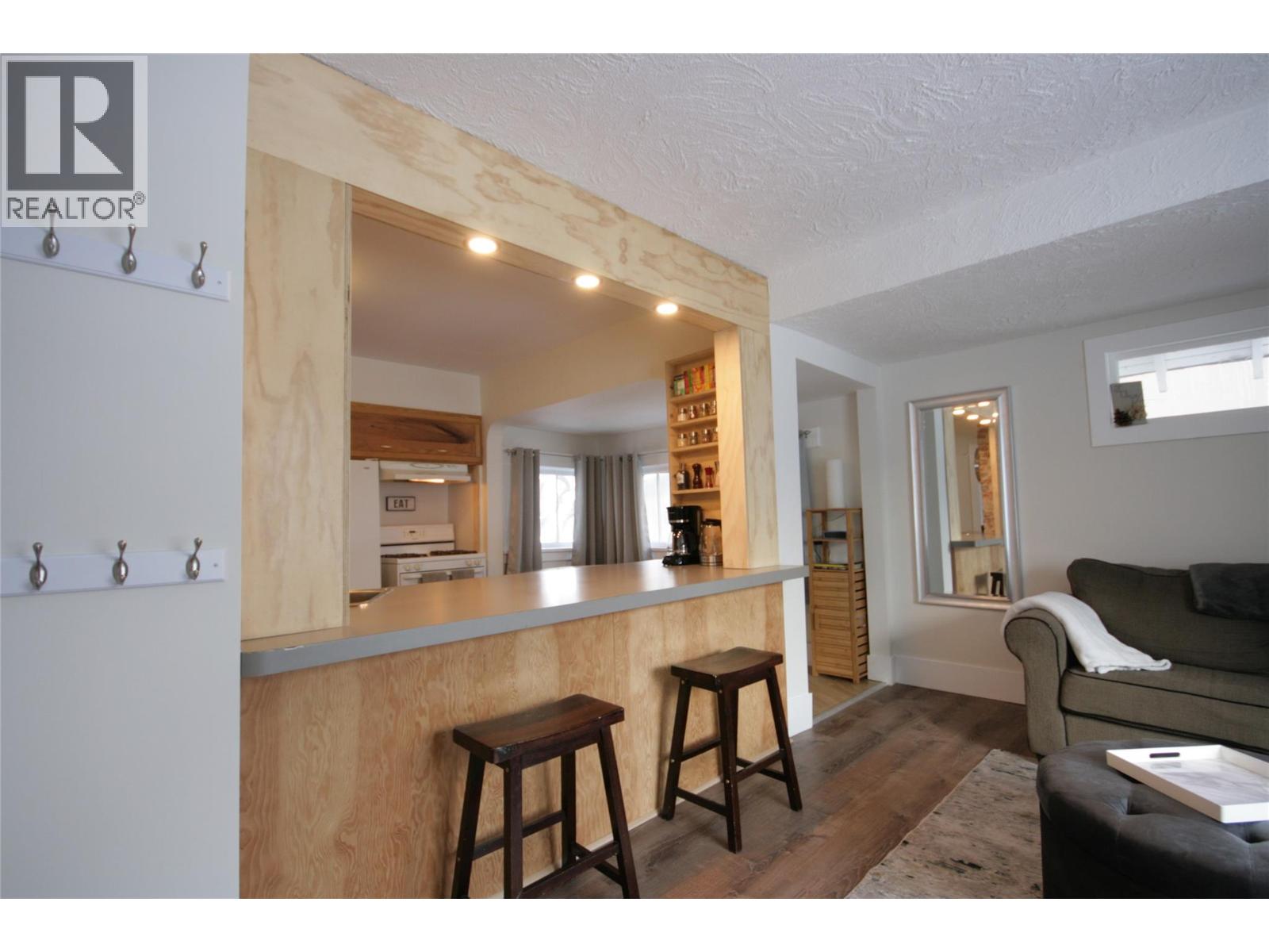 960 Nicola Street - 8