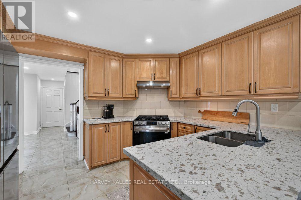 898 STONEHAVEN AVENUE - 12