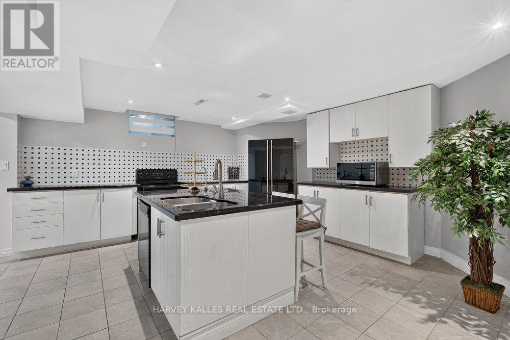 898 STONEHAVEN AVENUE - 35