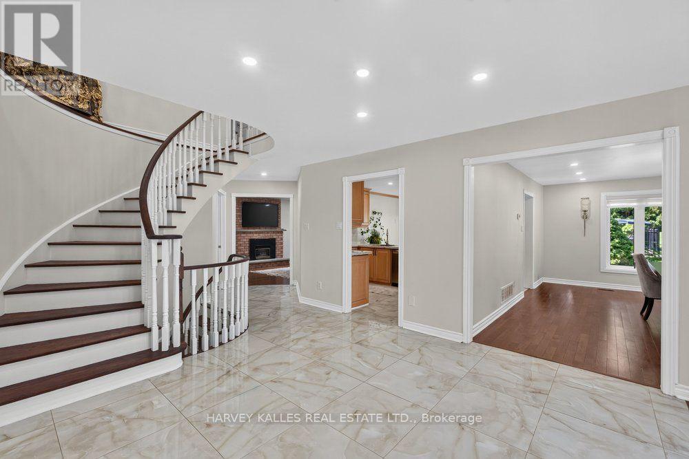 898 STONEHAVEN AVENUE - 4