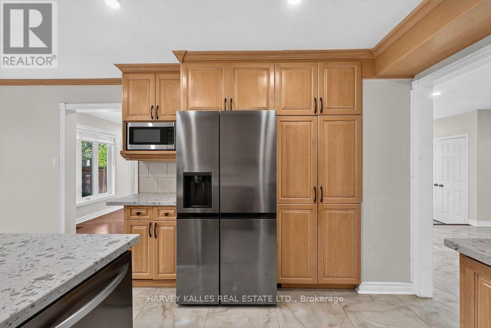 898 STONEHAVEN AVENUE - 11
