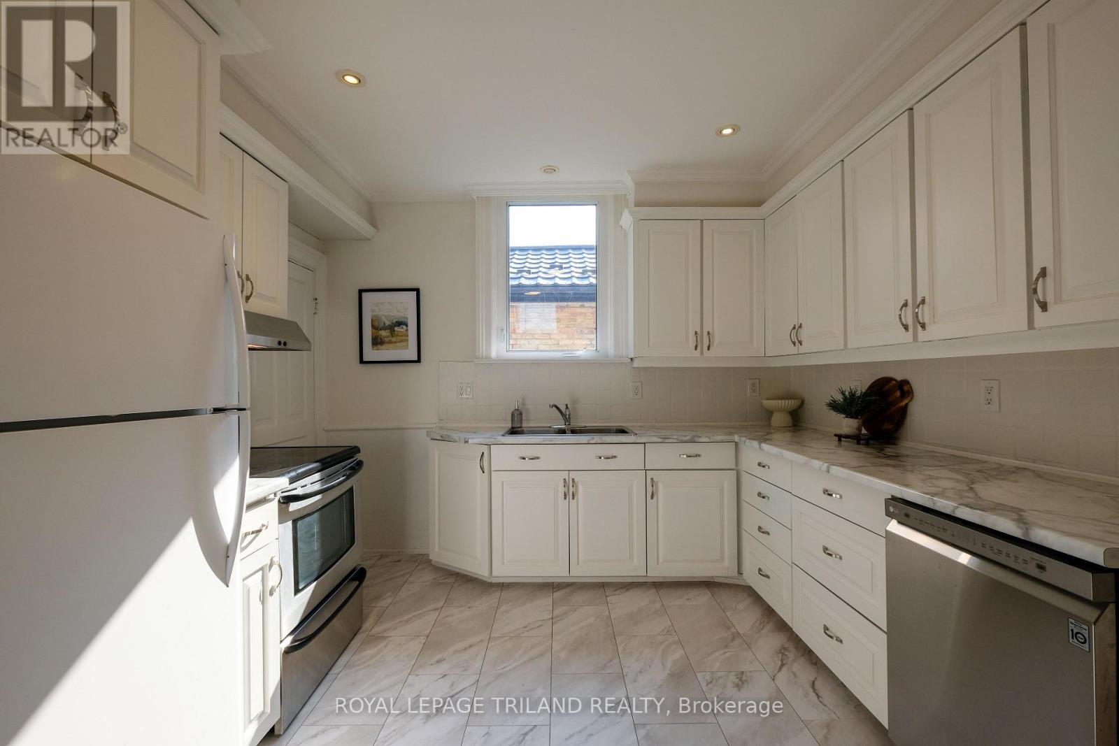 606 CENTRAL AVENUE - 21