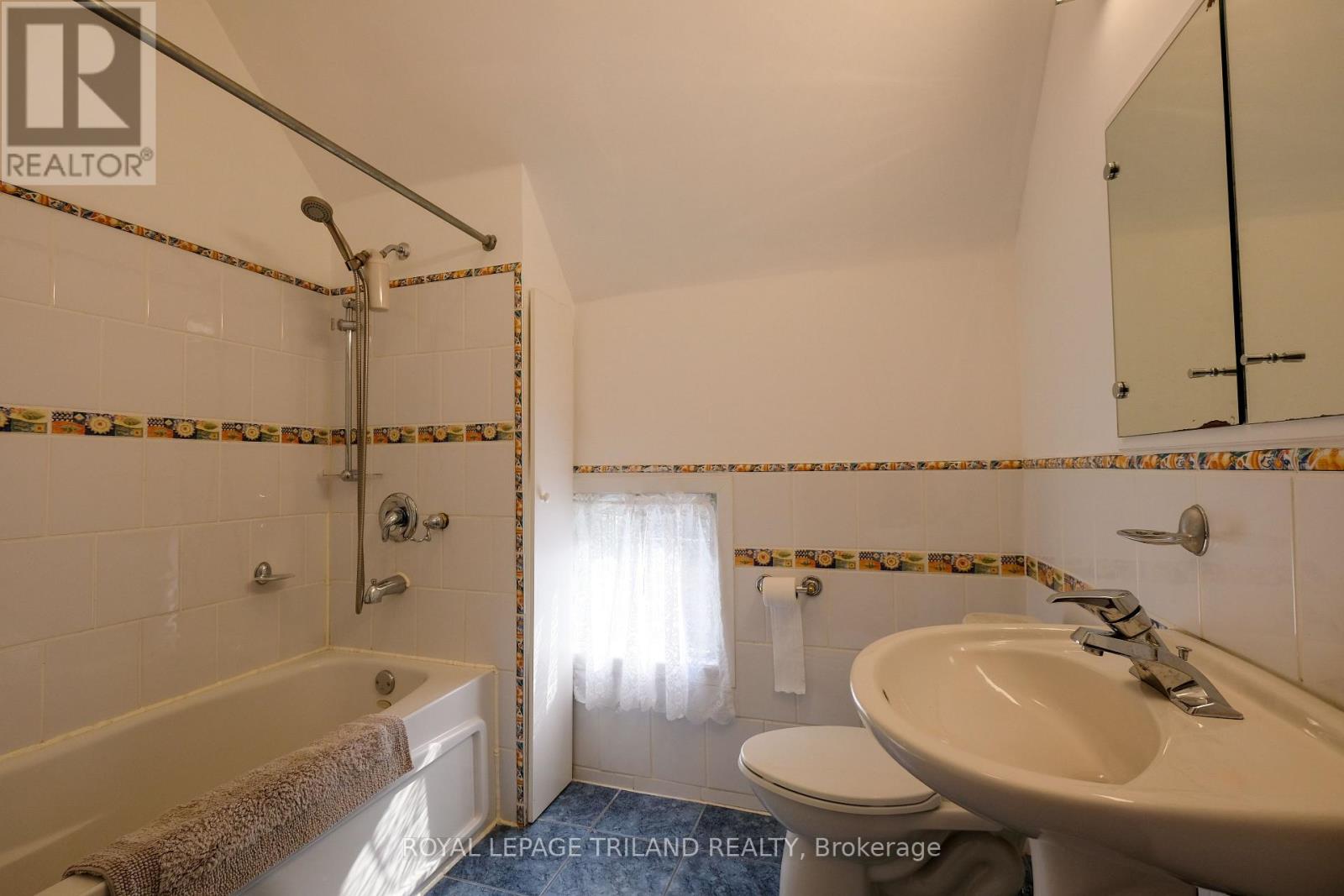 606 CENTRAL AVENUE - 34
