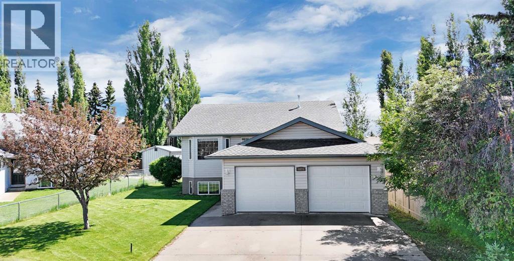 5823 60 Avenue - 1