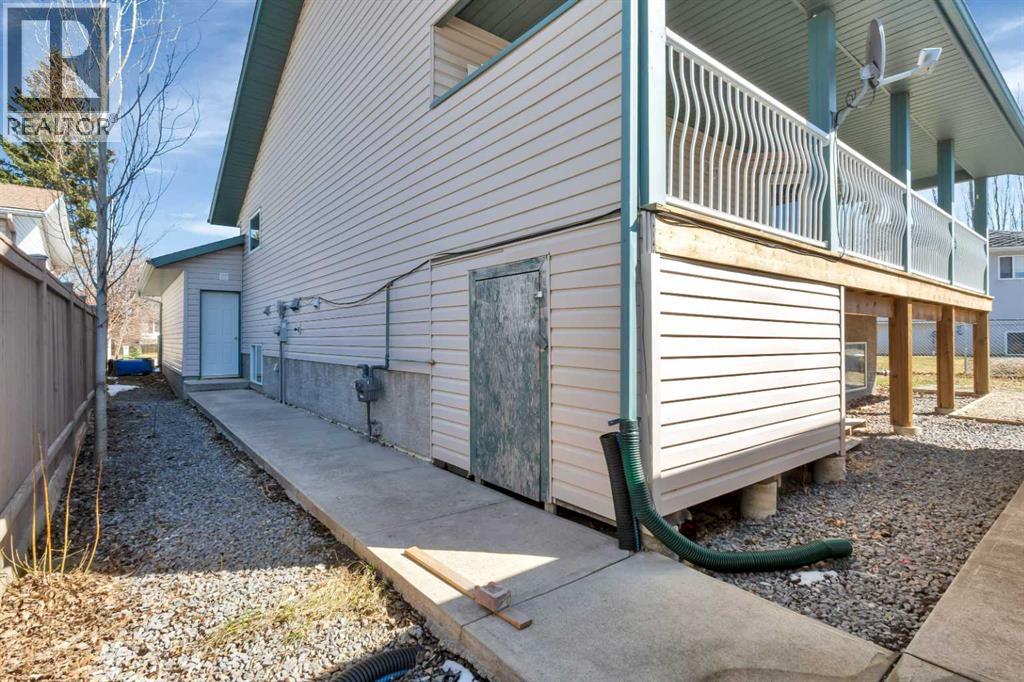 5823 60 Avenue - 30