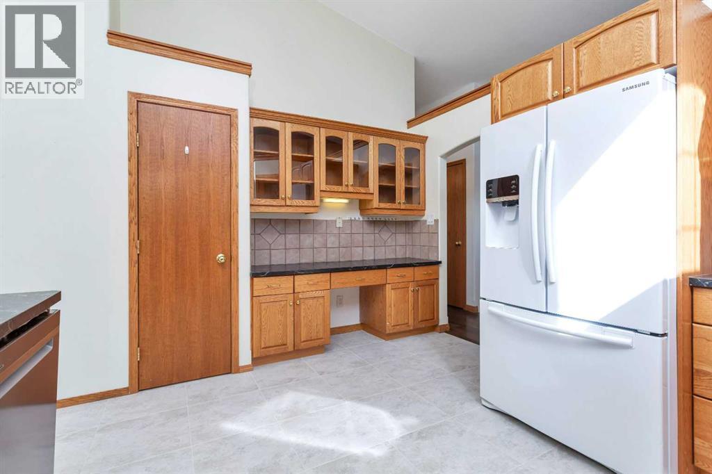 5823 60 Avenue - 13