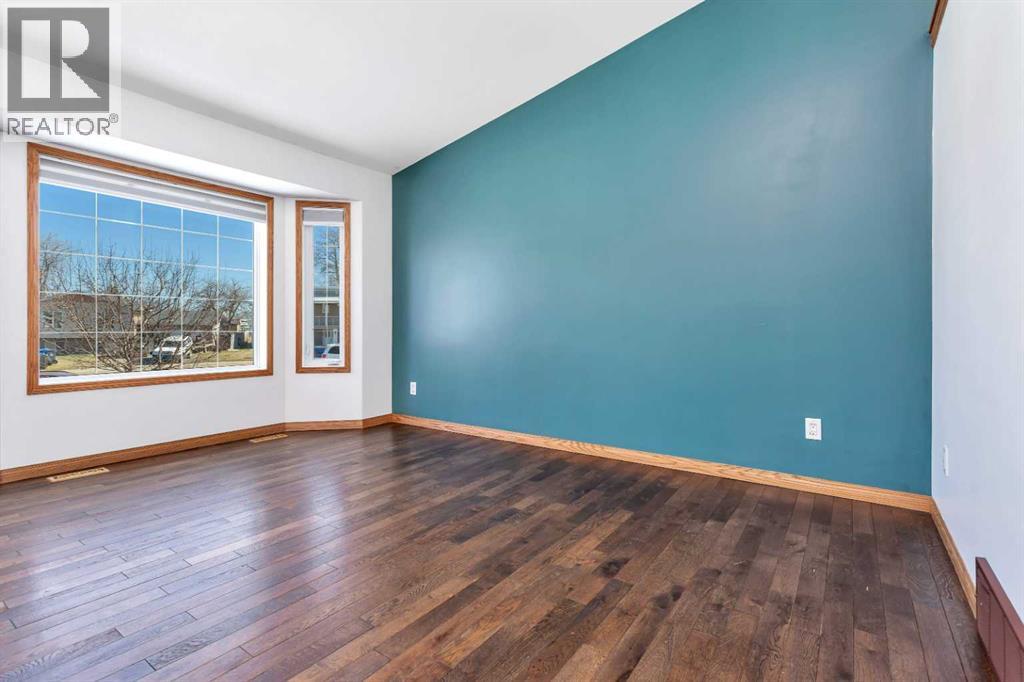 5823 60 Avenue - 6