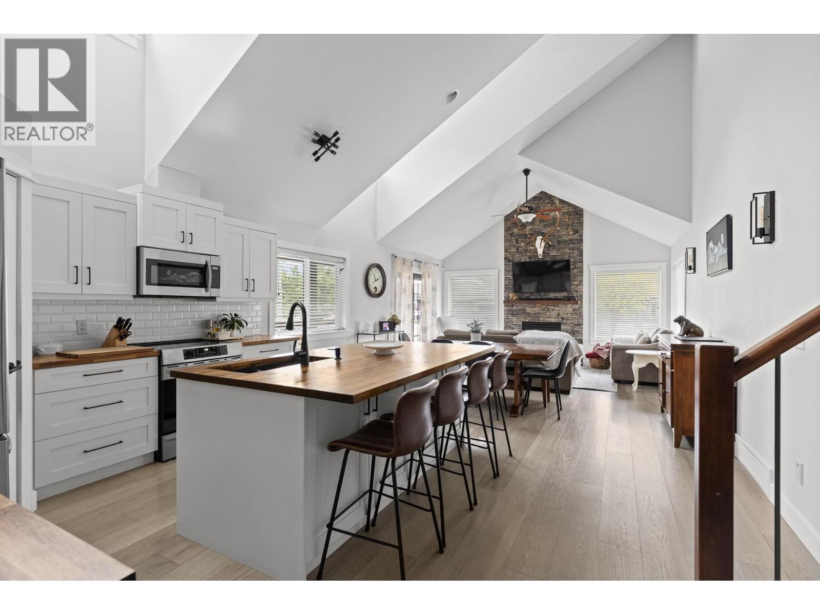 2079 Shelby Crescent - 11