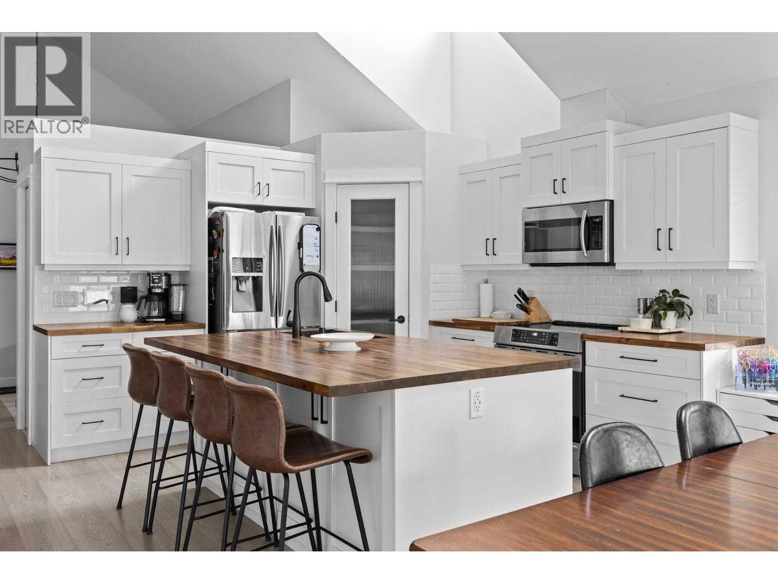 2079 Shelby Crescent - 13