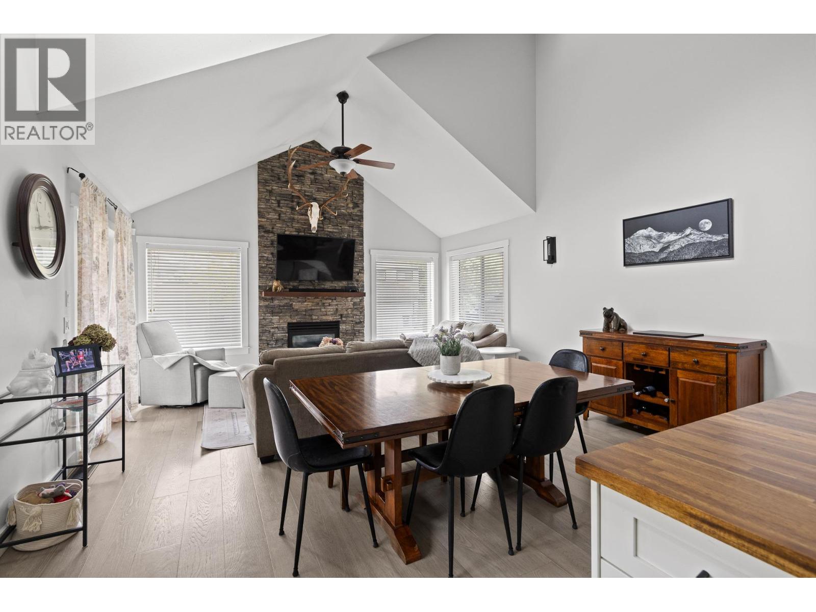 2079 Shelby Crescent - 16