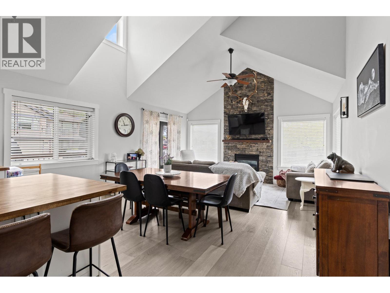 2079 Shelby Crescent - 17