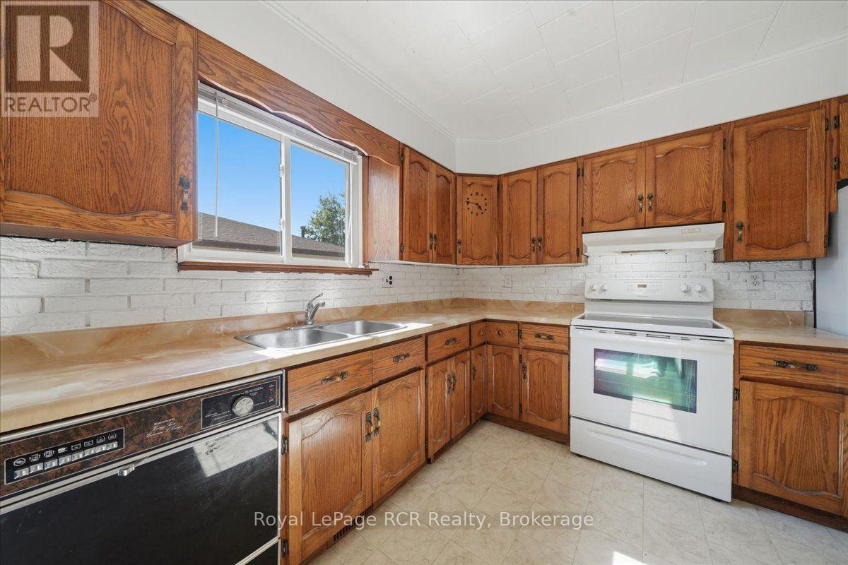 1124 12TH STREET E - 12