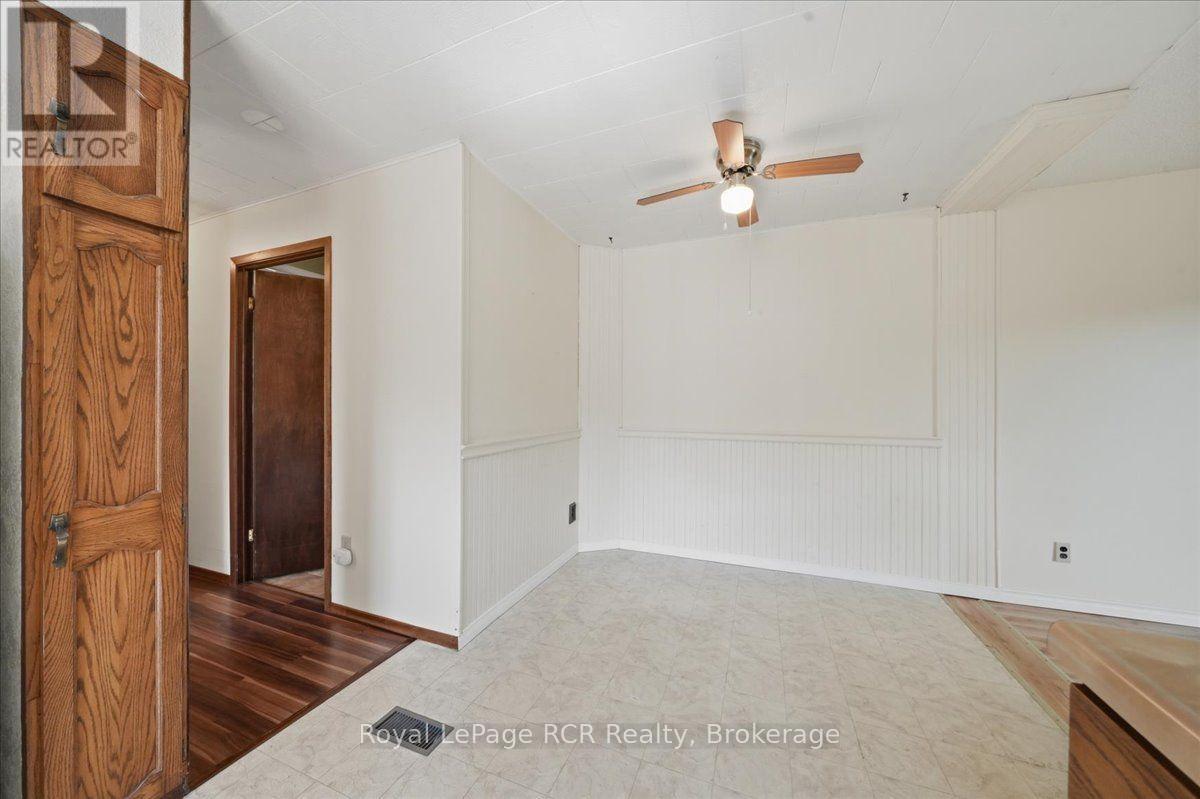 1124 12TH STREET E - 15