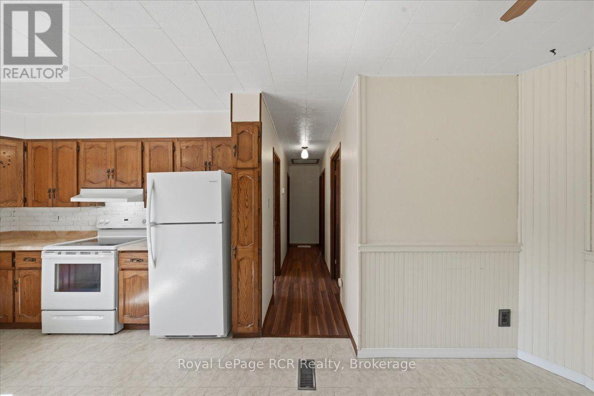 1124 12TH STREET E - 17