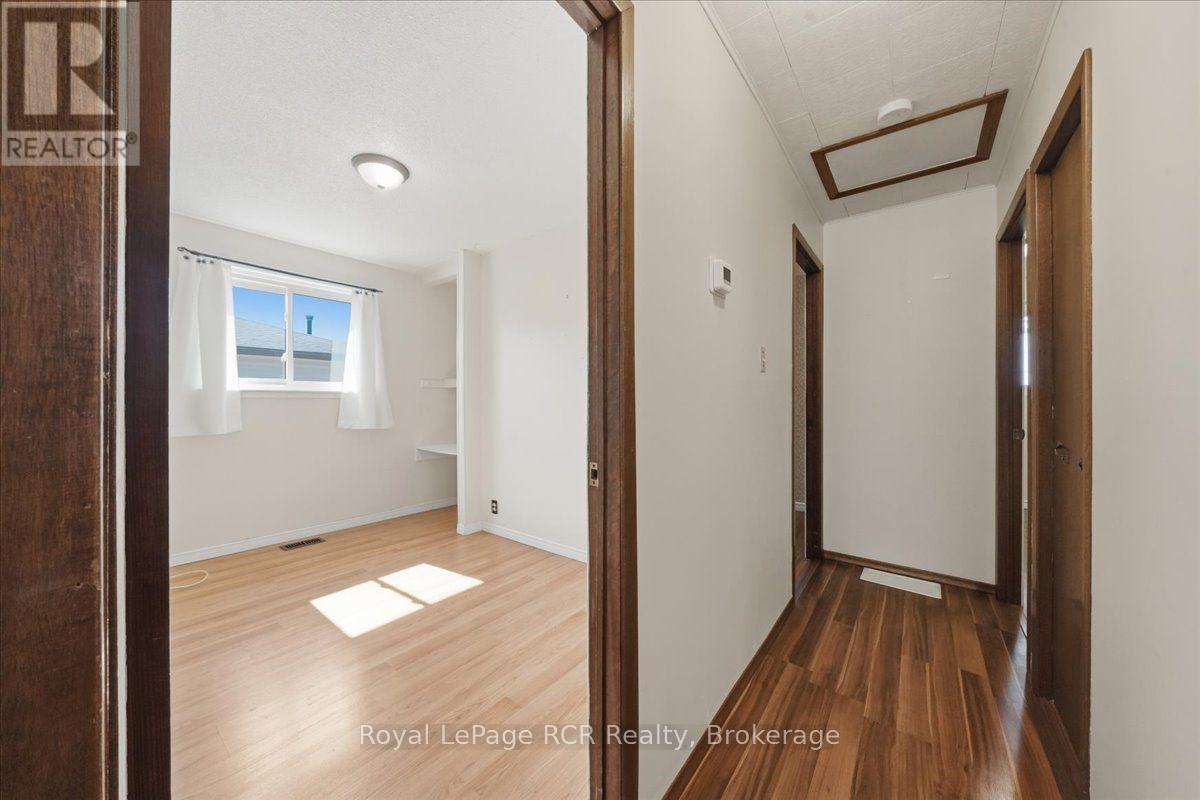 1124 12TH STREET E - 18