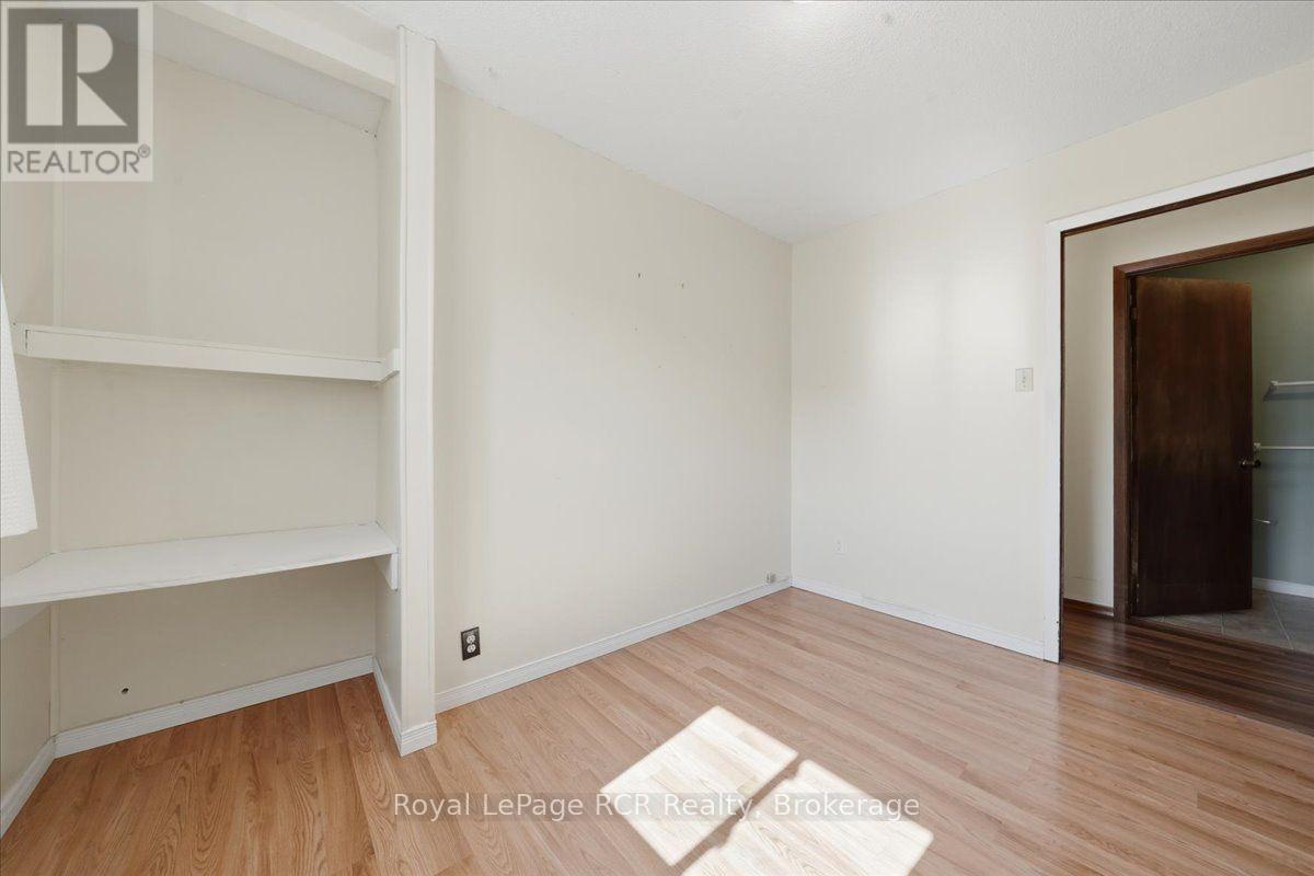 1124 12TH STREET E - 20