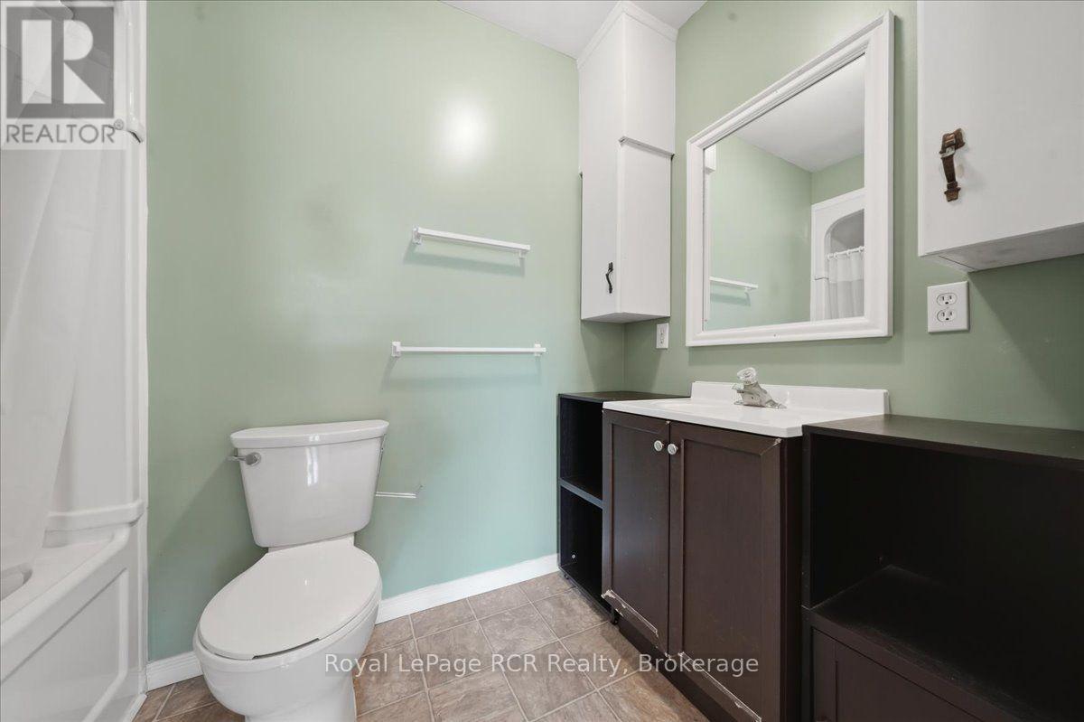 1124 12TH STREET E - 21