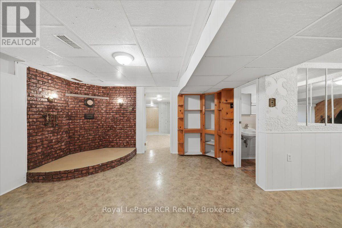 1124 12TH STREET E - 31