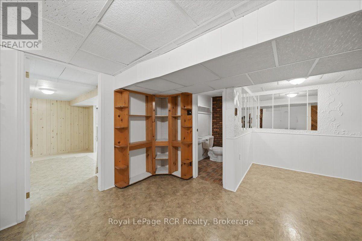 1124 12TH STREET E - 34