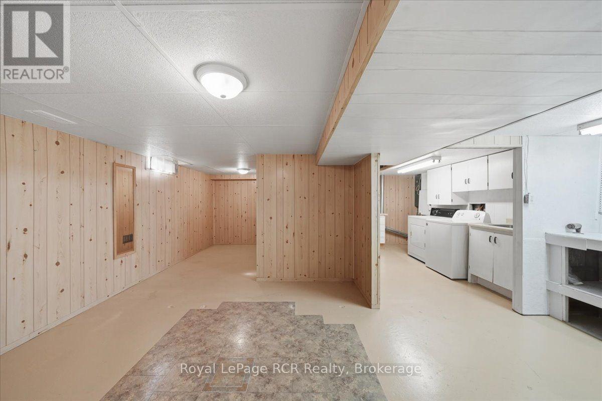 1124 12TH STREET E - 36