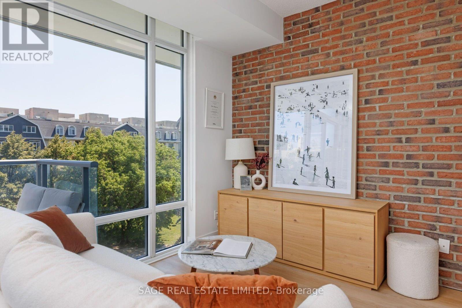 #414 90 STADIUM ROAD - 13