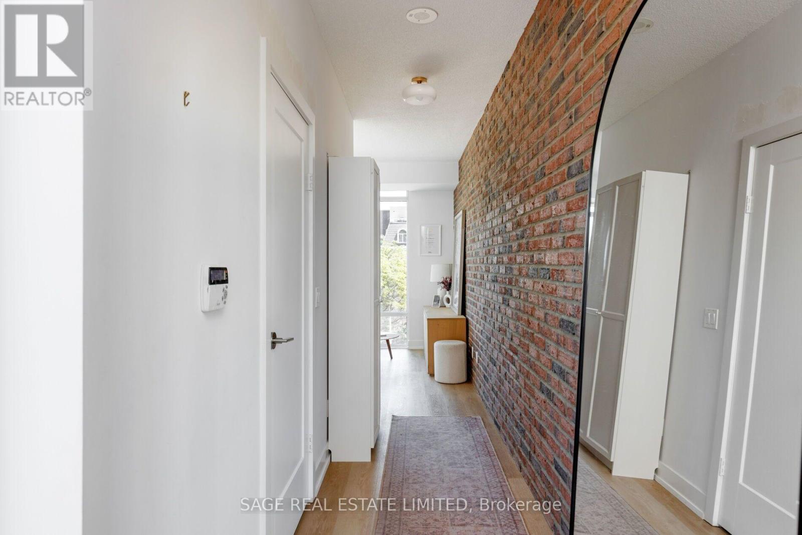 #414 90 STADIUM ROAD - 9