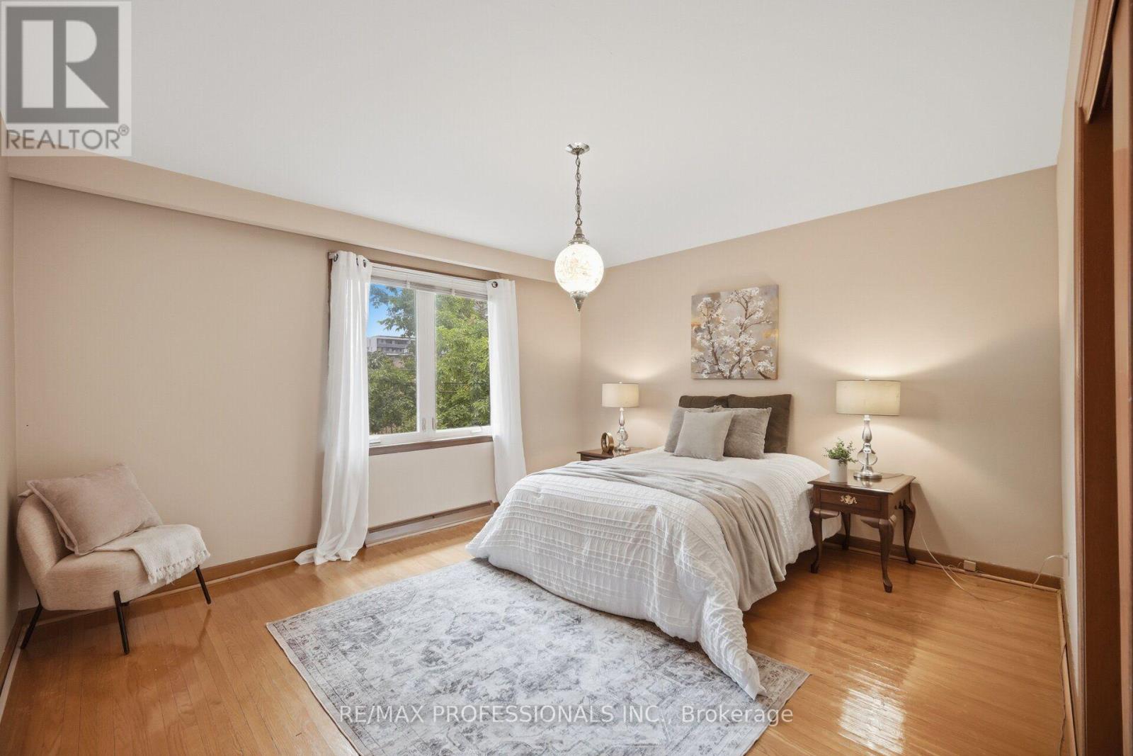 171 REGINA AVENUE - 17
