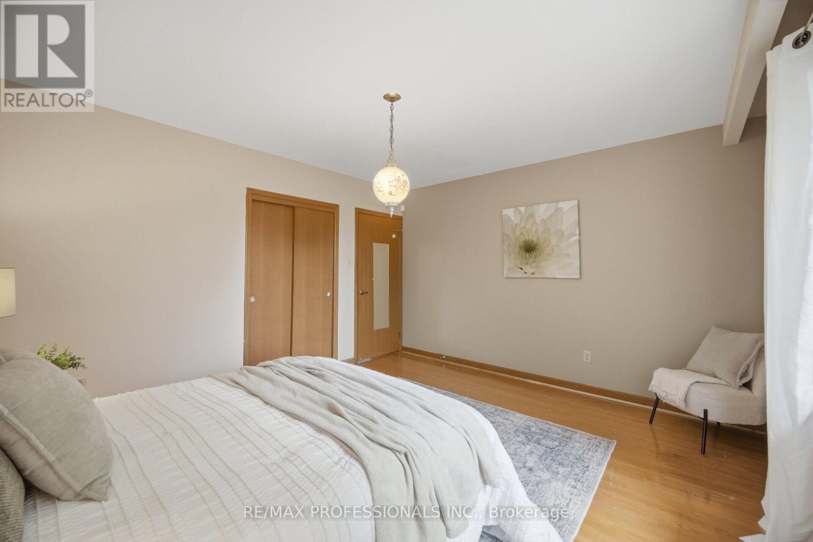 171 REGINA AVENUE - 19