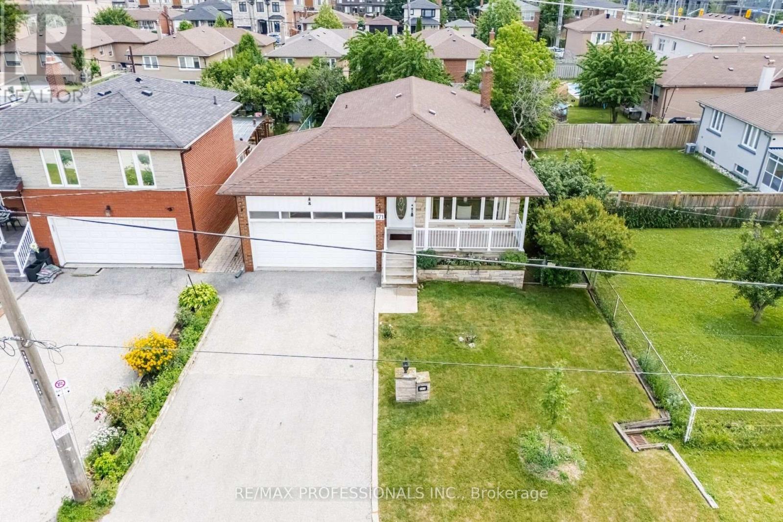 171 REGINA AVENUE - 2