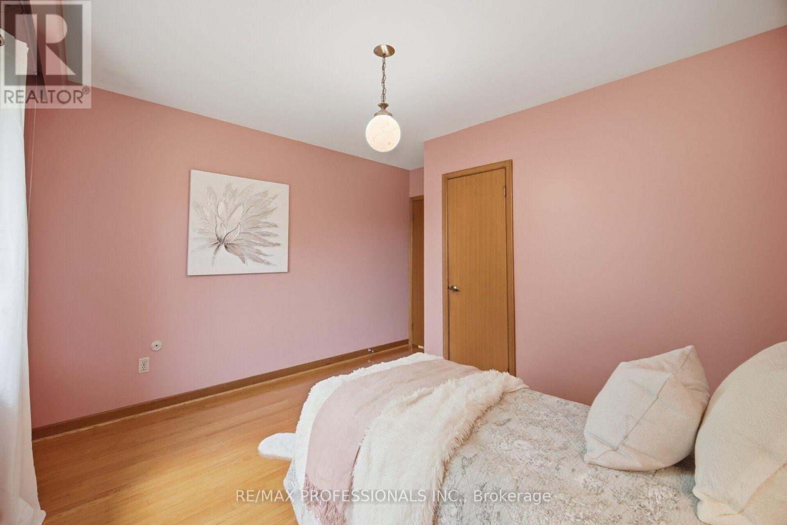 171 REGINA AVENUE - 23