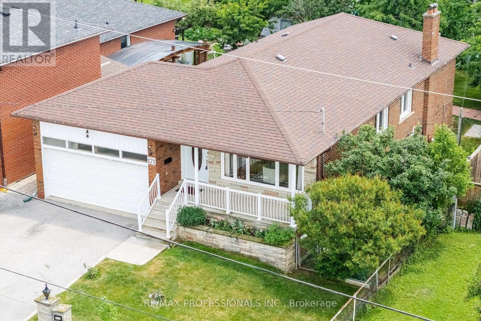 171 REGINA AVENUE - 3