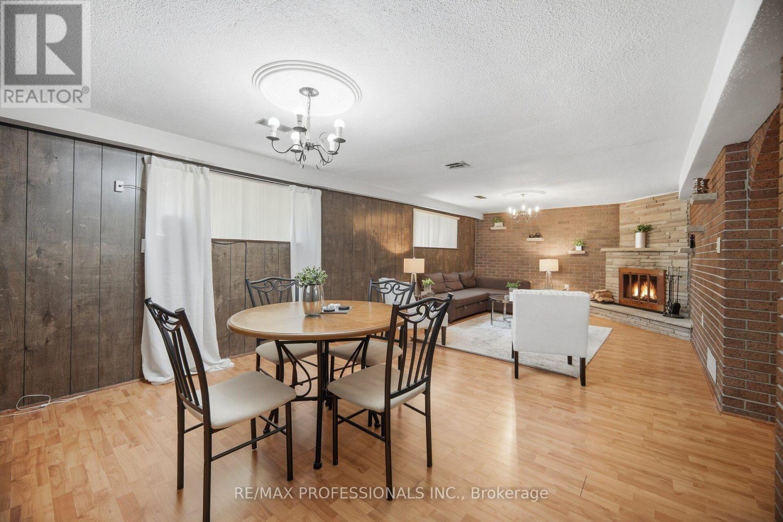 171 REGINA AVENUE - 35