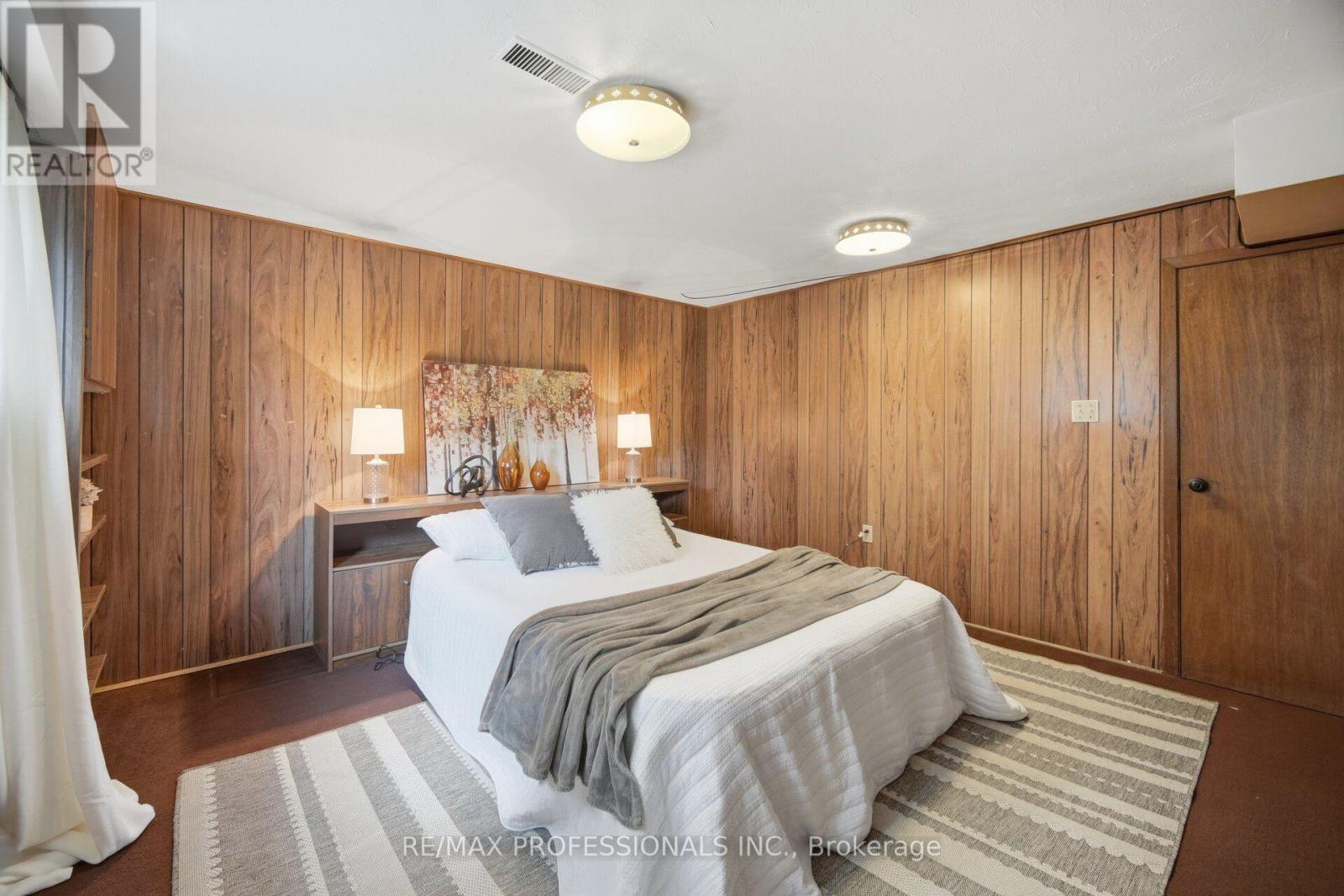 171 REGINA AVENUE - 40