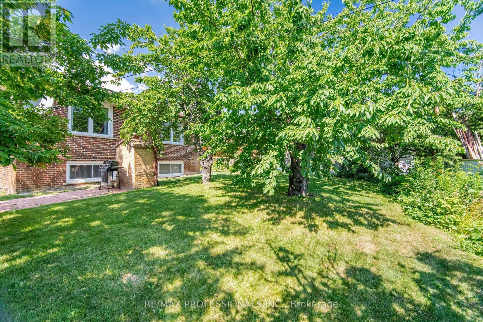 171 REGINA AVENUE - 45