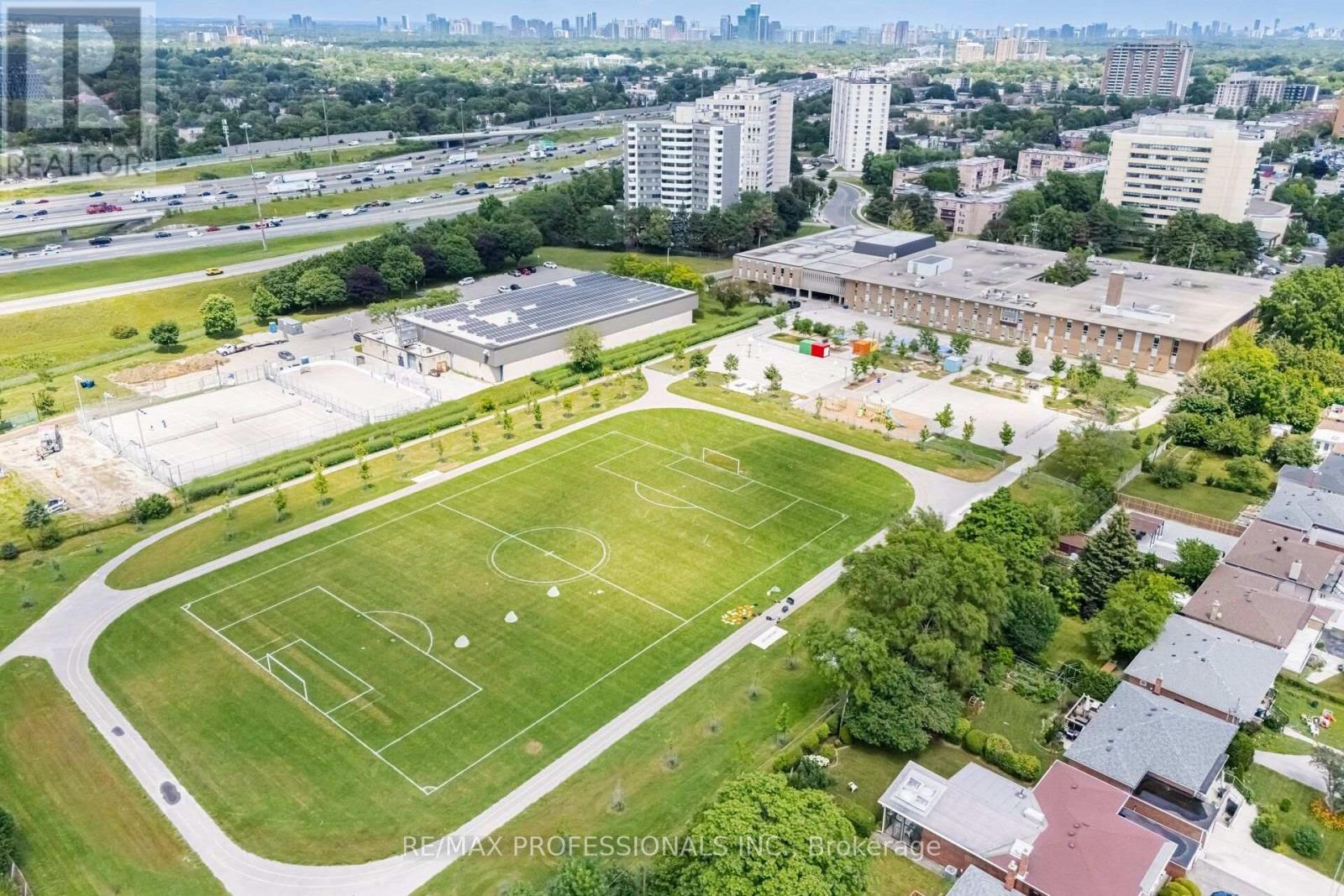 171 REGINA AVENUE - 48
