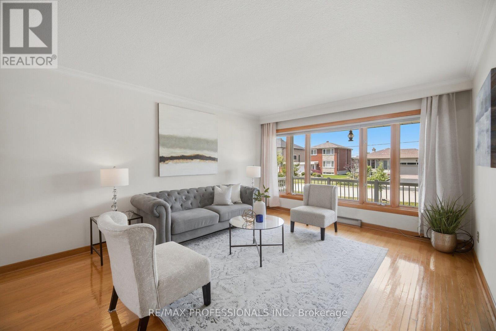 171 REGINA AVENUE - 5