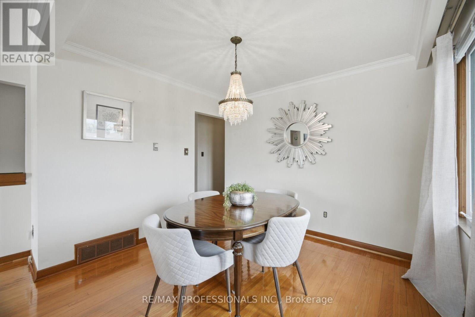 171 REGINA AVENUE - 9