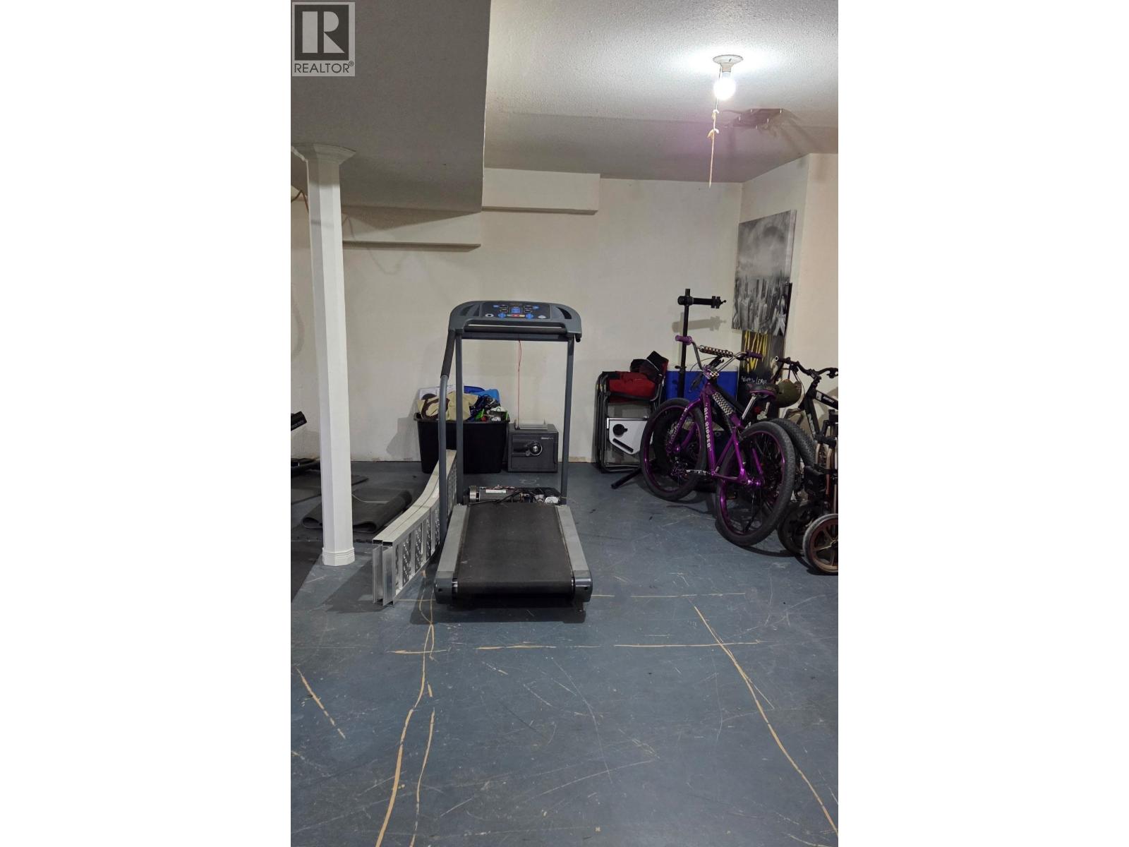 1196 STIRLING DRIVE - 22