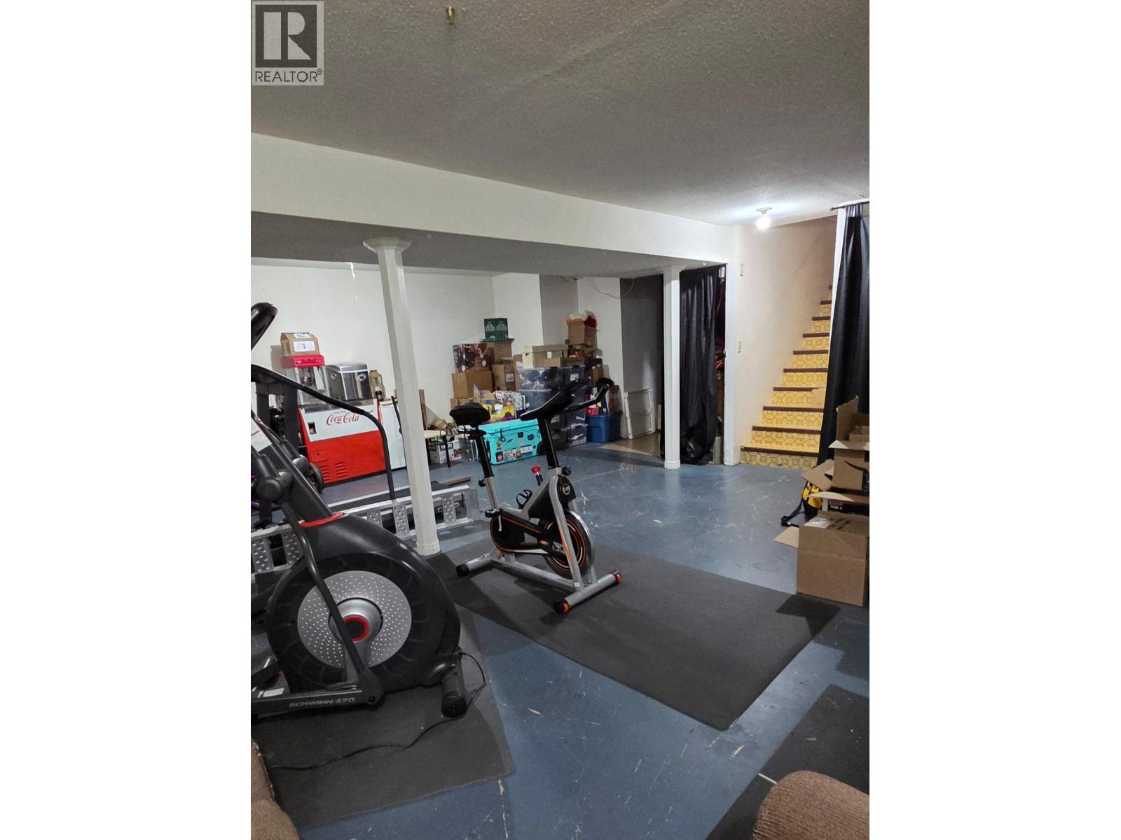 1196 STIRLING DRIVE - 23