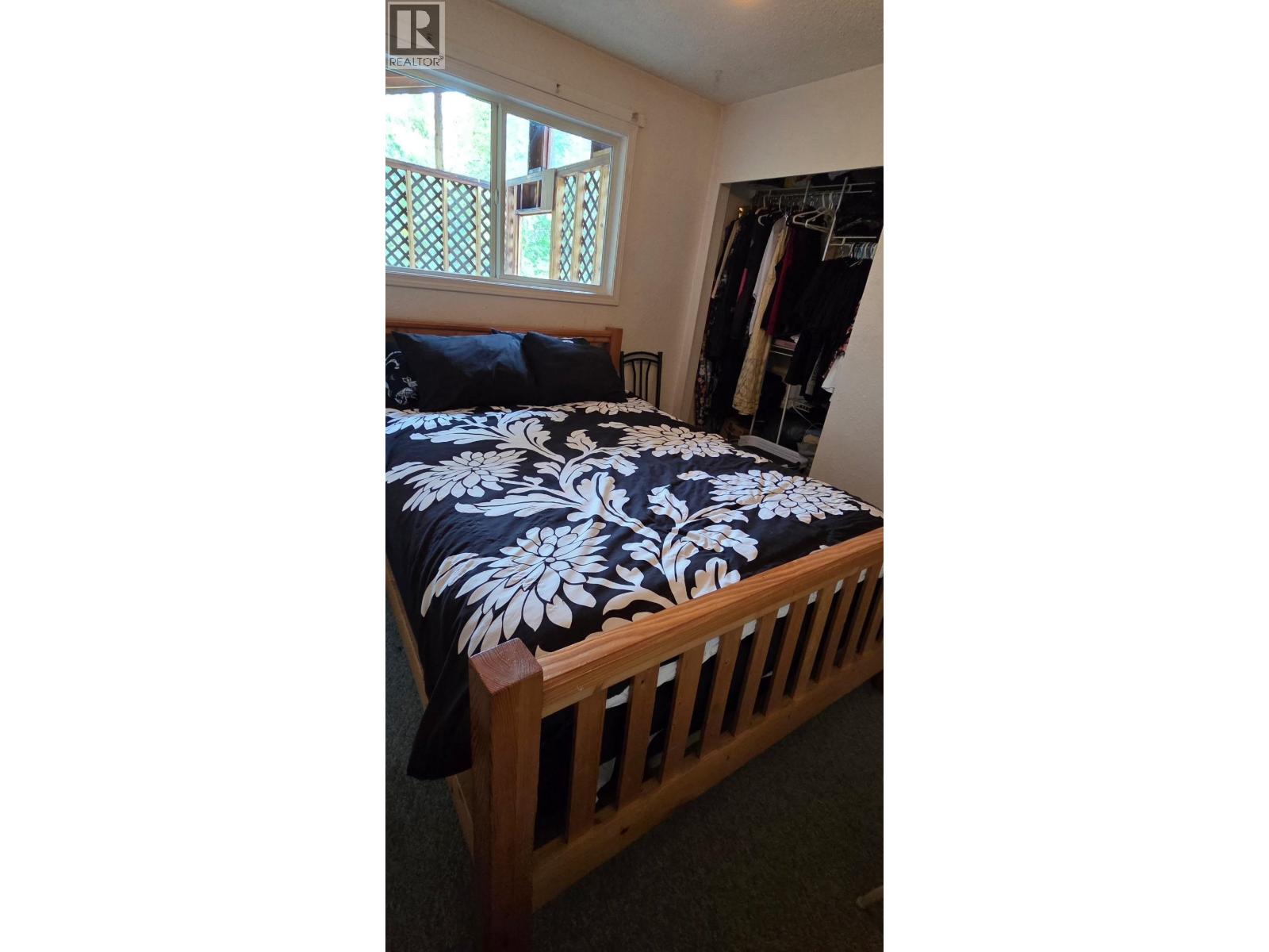 1196 STIRLING DRIVE - 19